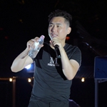 华伦