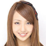 板野友美